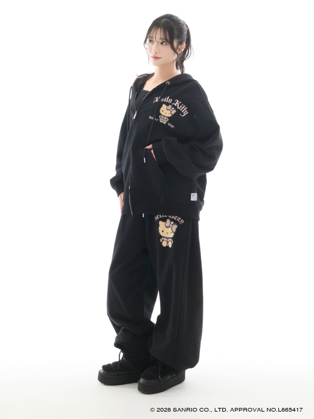 モデル：155cm（着用サイズ：FREE）