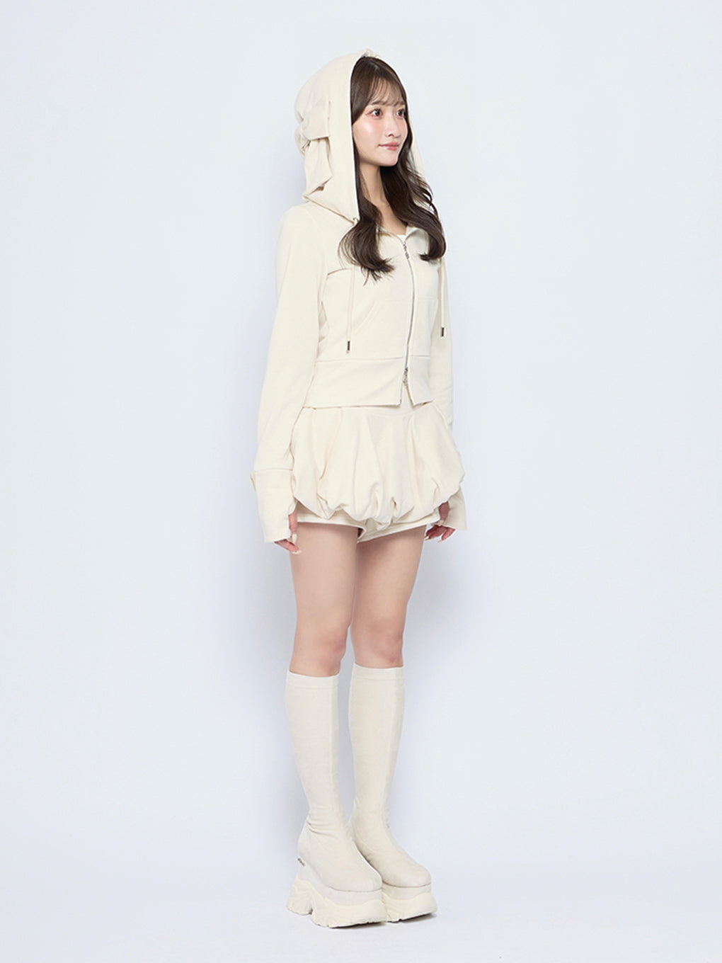 モデル：155cm（着用サイズ：FREE）
