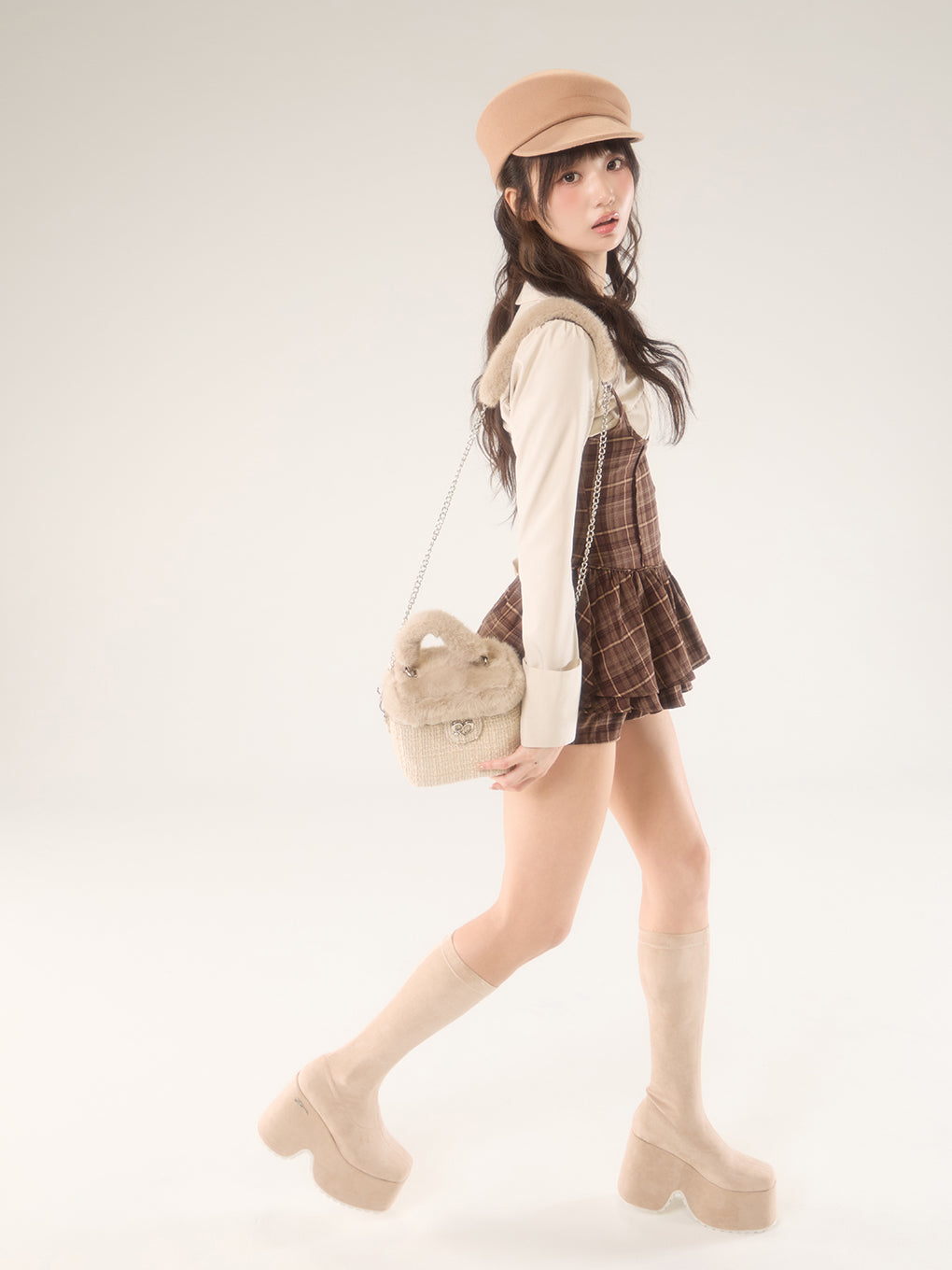 モデル：170cm（着用サイズ：F）