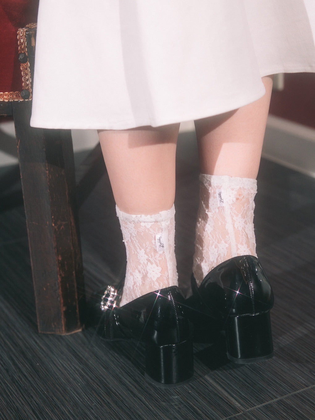 バックルヒールパンプス